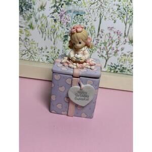 Vintage Happy Birthday Cupcake Girl Figurine Trinket Box‎